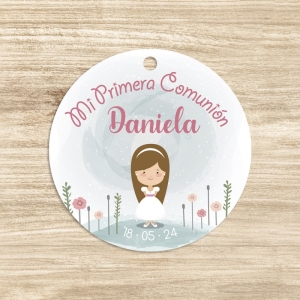 Etiqueta personalizada para los detalles de Mi Primera Comunión con muñeca para niñas