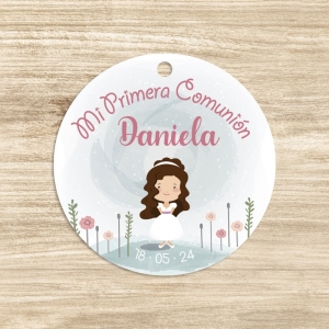 Etiqueta personalizada para los detalles de Mi Primera Comunión con muñeca para niñas